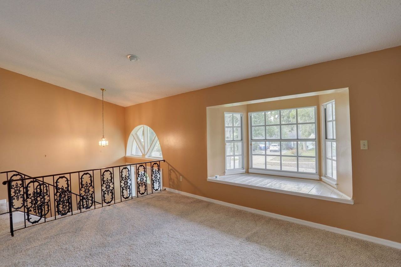 5212 Abelia Dr - Photo 6 of 36