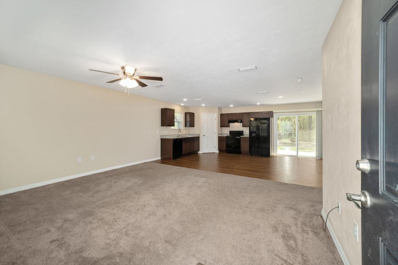 23935 Ne 118th Ave - Photo 7 of 29
