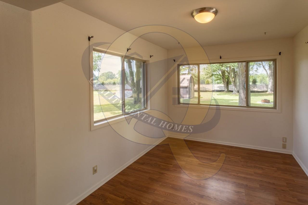 4380 Old Colony Dr - Photo 6 of 27