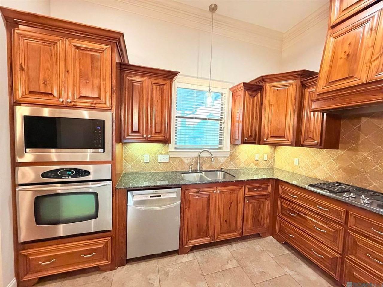 40445 Thomas Ave - Photo 6 of 26