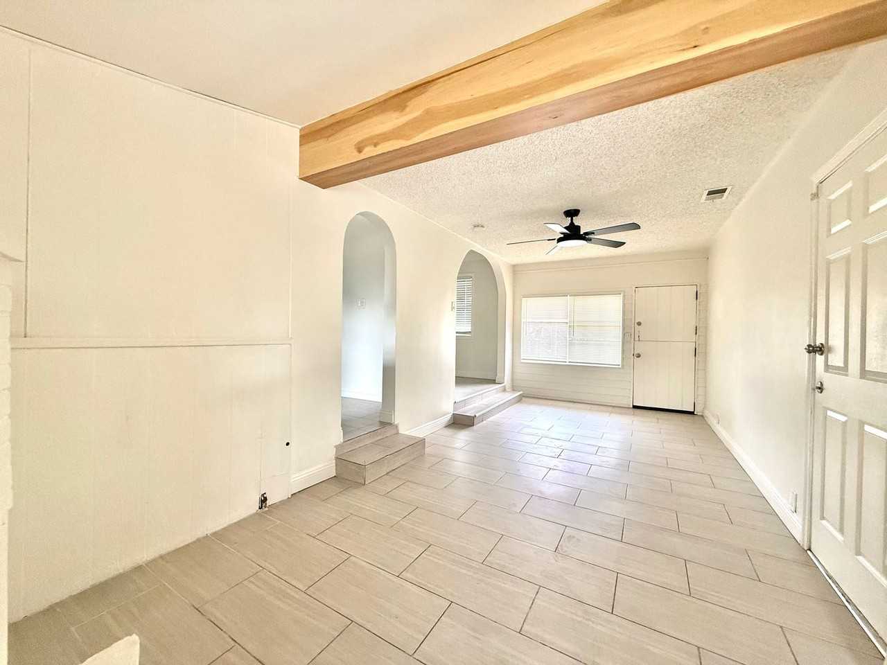 9666 Laurel Ave - Photo 5 of 32