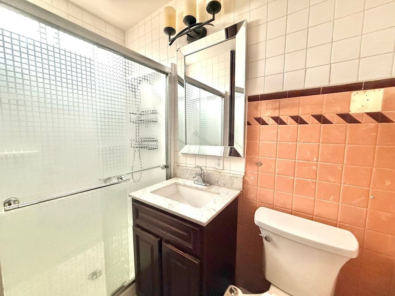 9666 Laurel Ave - Photo 6 of 32
