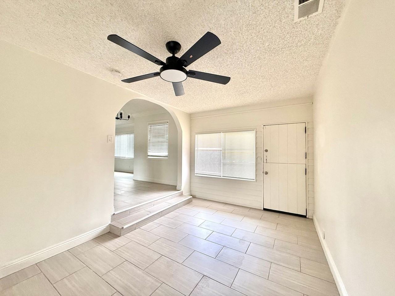 9666 Laurel Ave - Photo 7 of 32