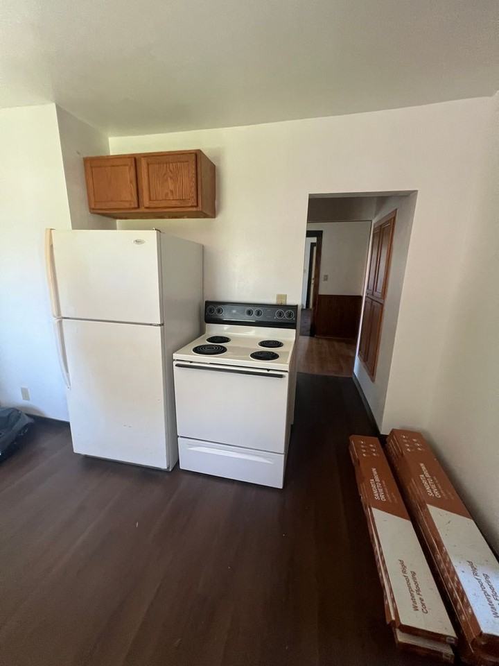 208 E 14th St - Photo 5 of 19