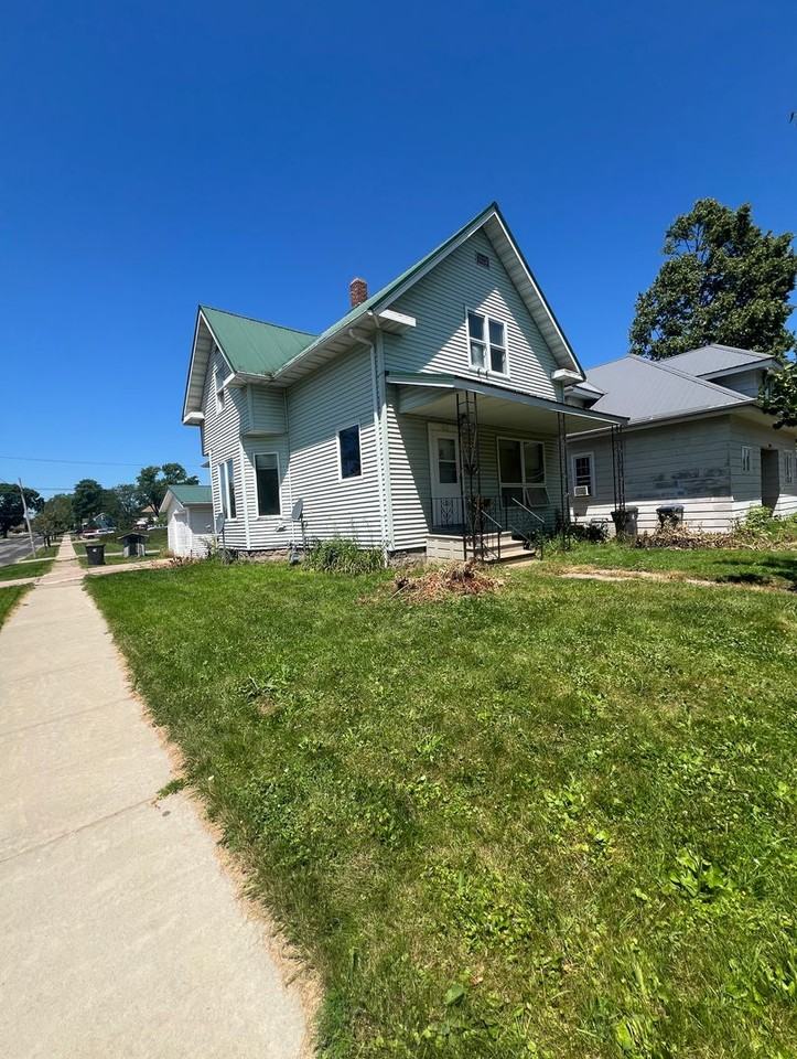412 S Peach Ave - Photo 2 of 23
