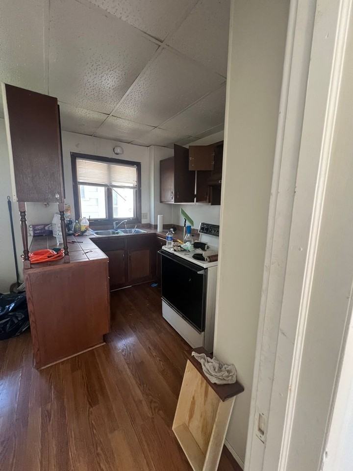 412 S Peach Ave - Photo 5 of 23