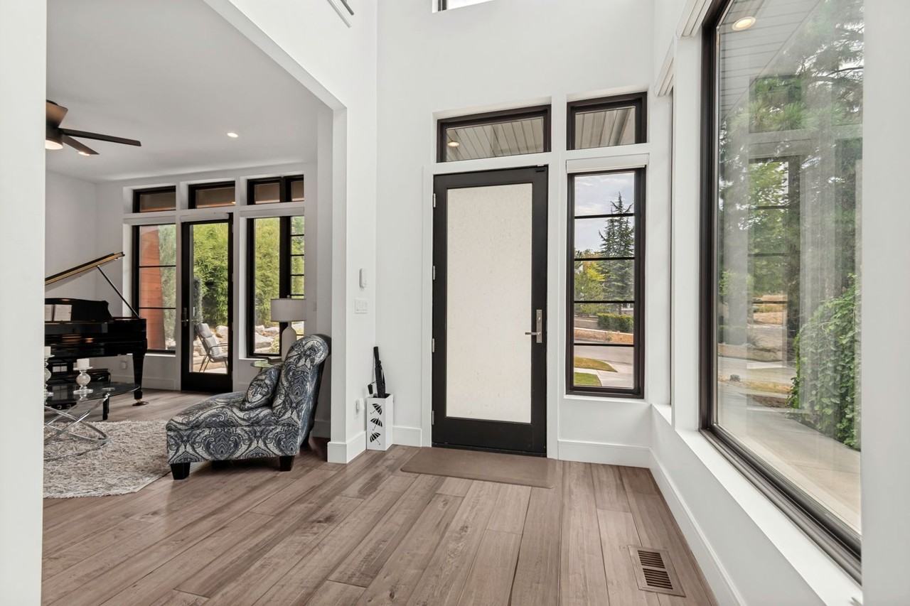 279 J St - Photo 4 of 50