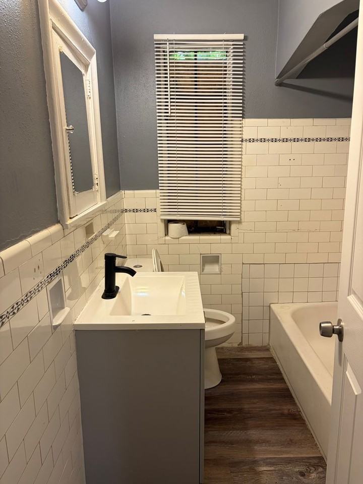 4827 Berkshire St - Photo 5 of 18