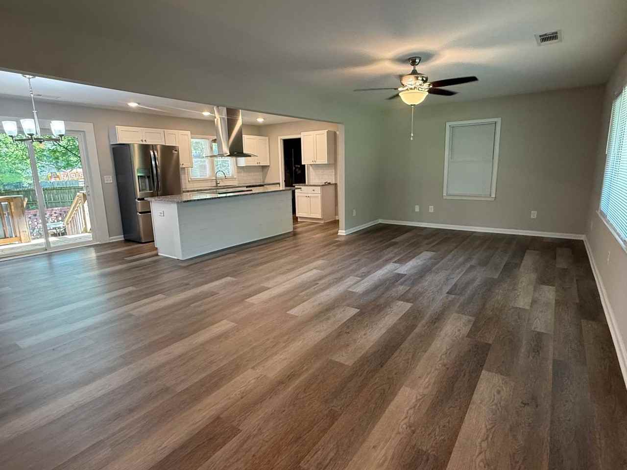 4 Poinsetta Dr Ne - Photo 2 of 17