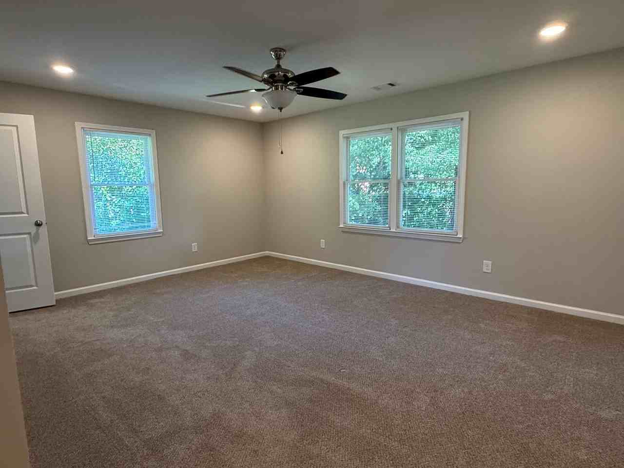 4 Poinsetta Dr Ne - Photo 7 of 17