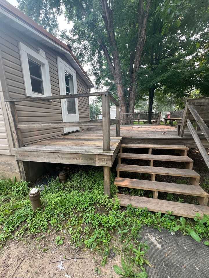 209 Pine St - Photo 4 of 29