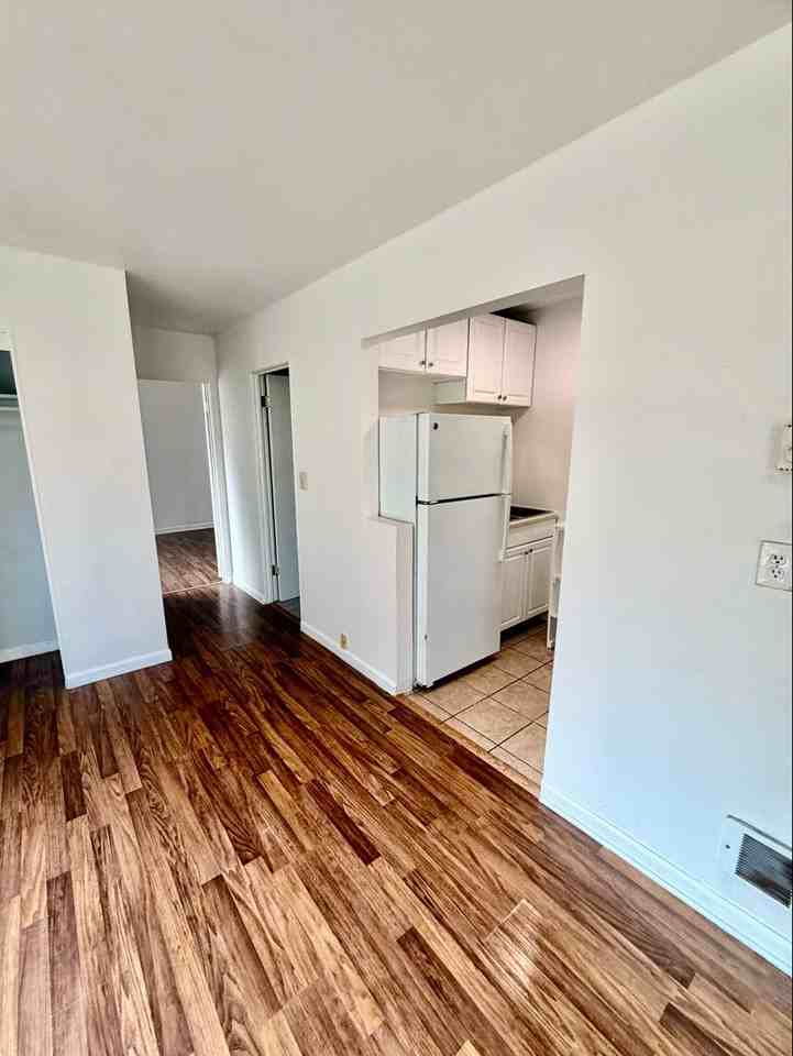 5222 Rainier Ave S - Photo 6 of 16