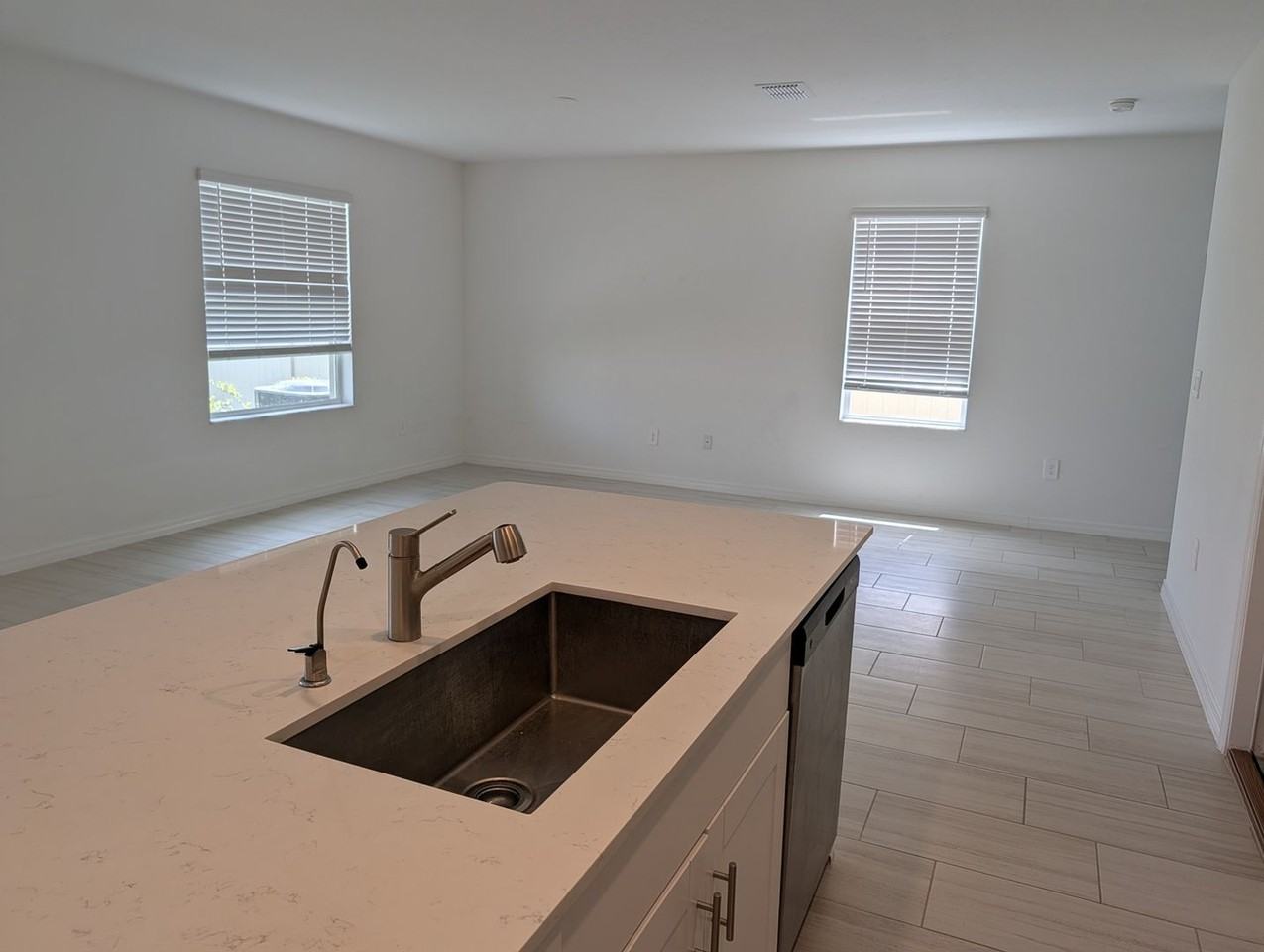 34990 Gravelly Dr - Photo 2 of 18