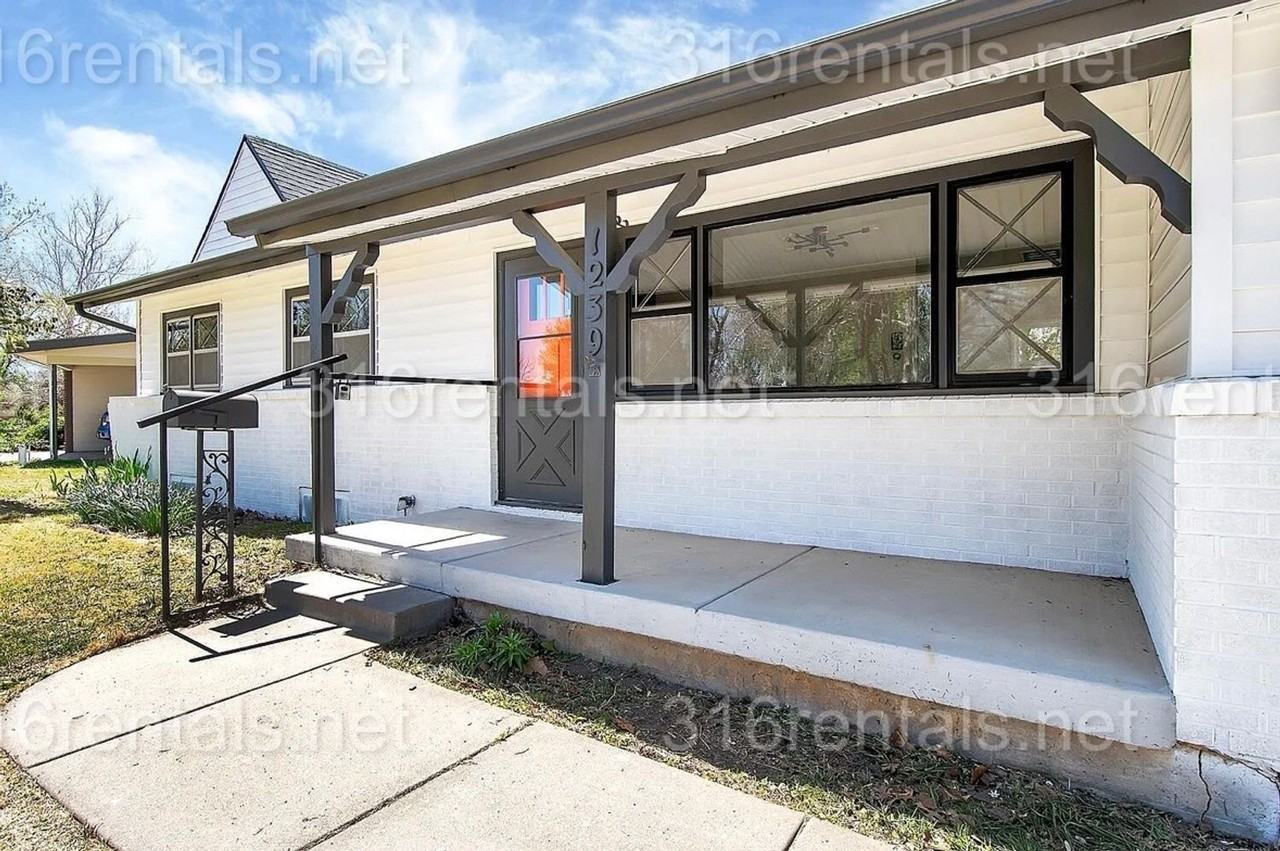 1239 N Cramer St - Photo 2 of 34