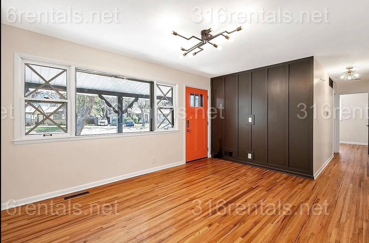 1239 N Cramer St - Photo 4 of 34