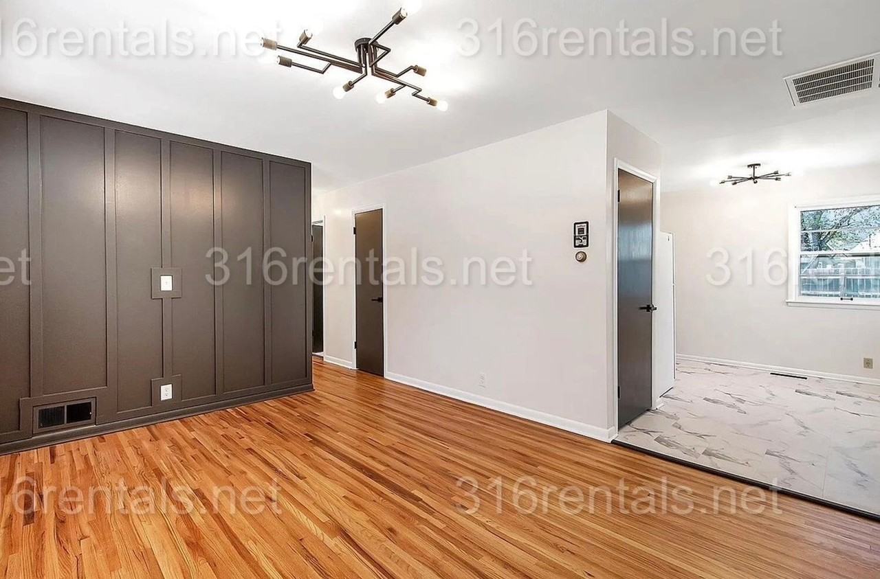 1239 N Cramer St - Photo 5 of 34