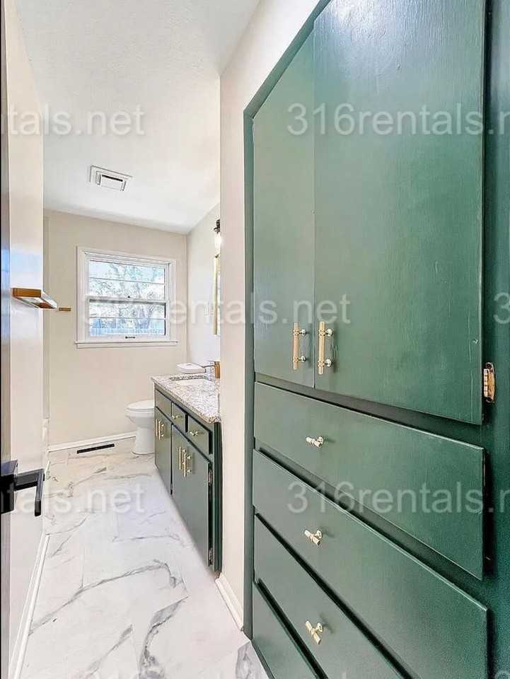 1239 N Cramer St - Photo 7 of 34