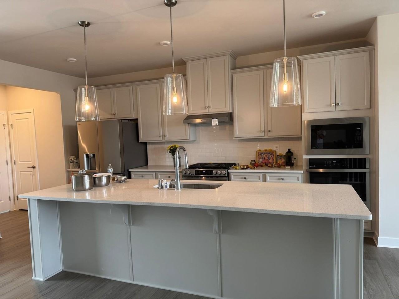 250 E Main St - Photo 4 of 36