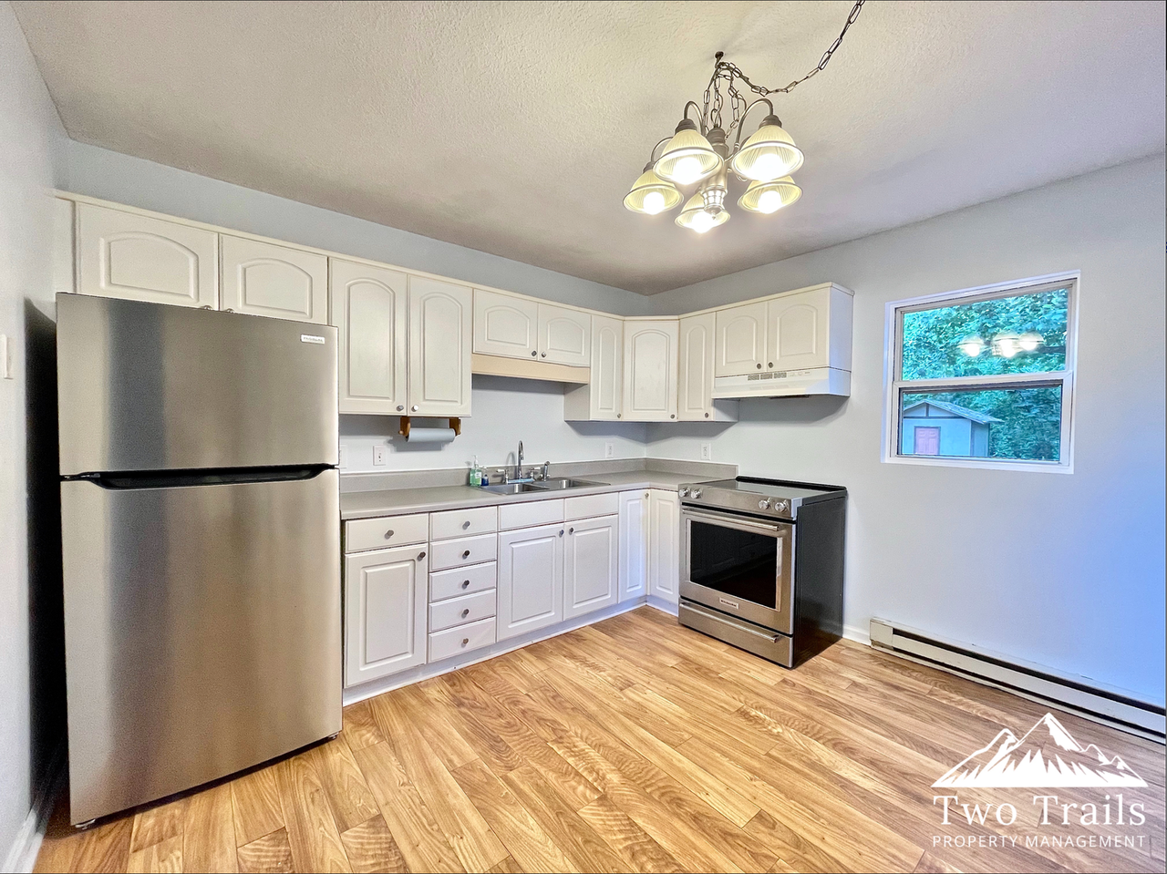 27 Sumter St - Photo 2 of 12