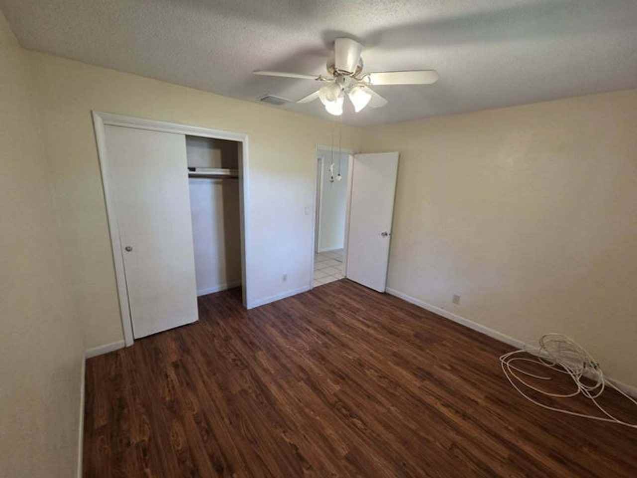 205 Se 7th St - Photo 6 of 15