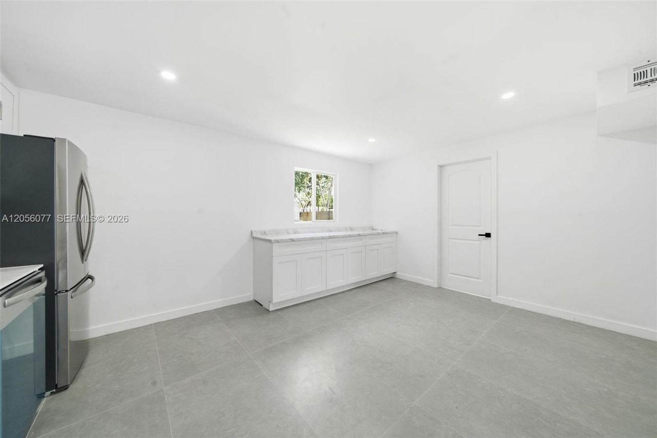 2415 Garfield St - Photo 3 of 13