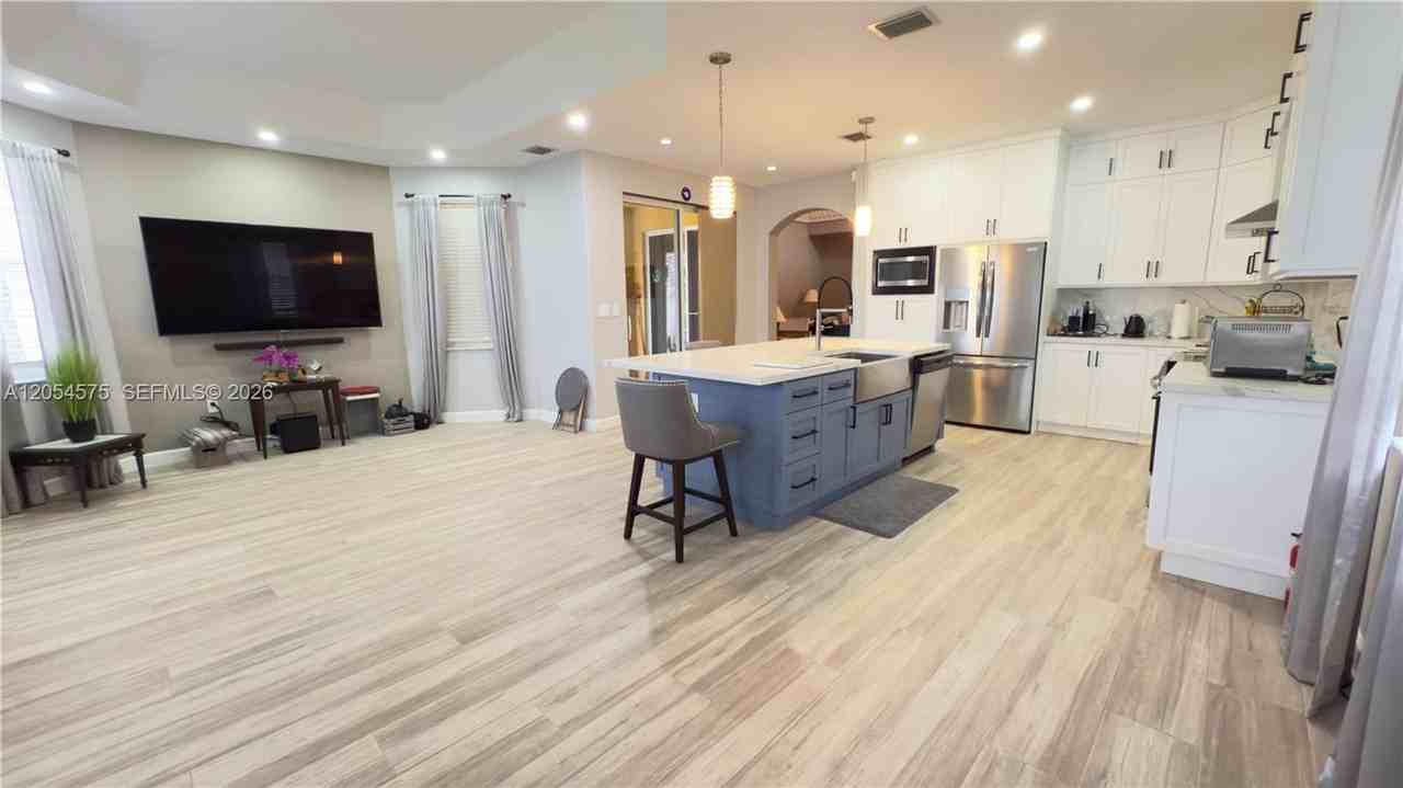 1247 Nw 165th Ave - Photo 3 of 11