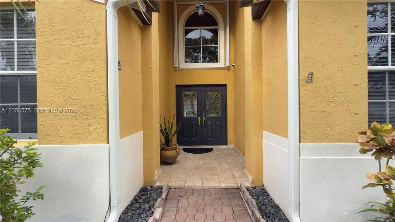1247 Nw 165th Ave - Photo 4 of 11