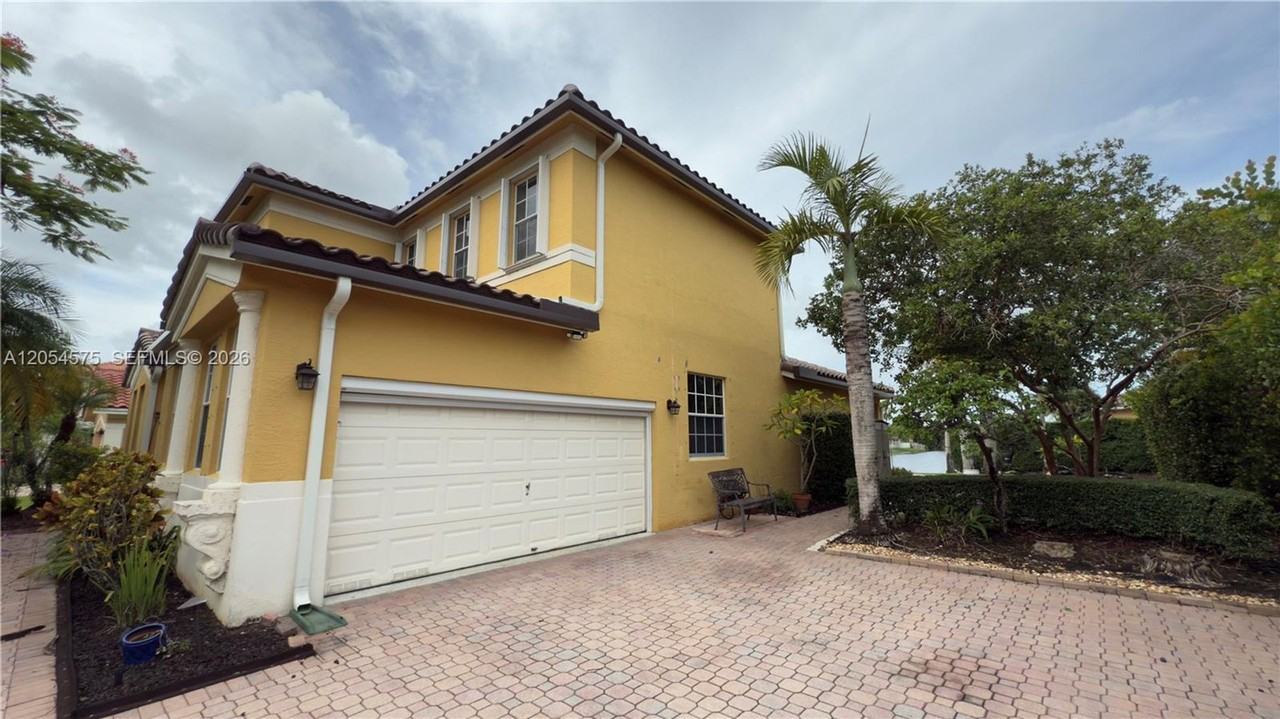 1247 Nw 165th Ave - Photo 7 of 11