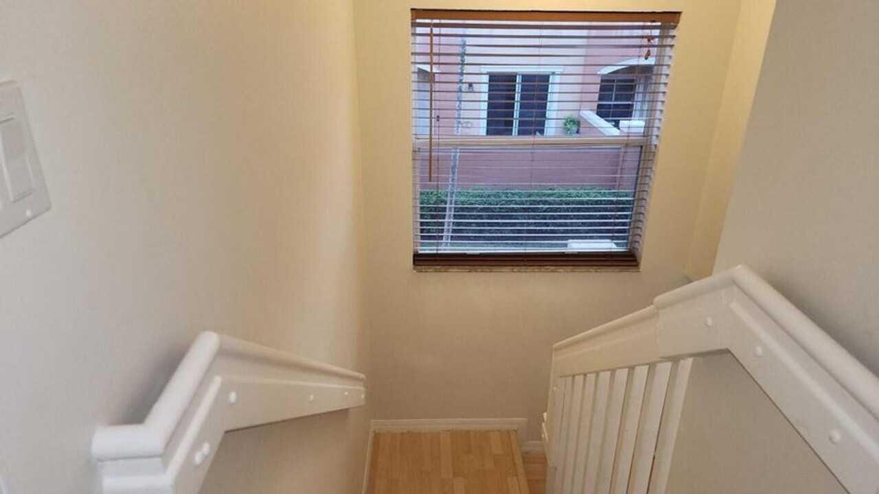 2319 Mariner Ct - Photo 6 of 13