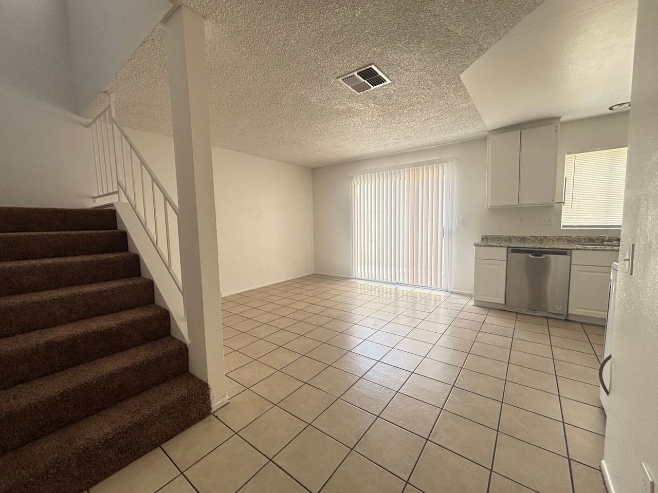 38729 11th St E #17 - Photo 4 of 45