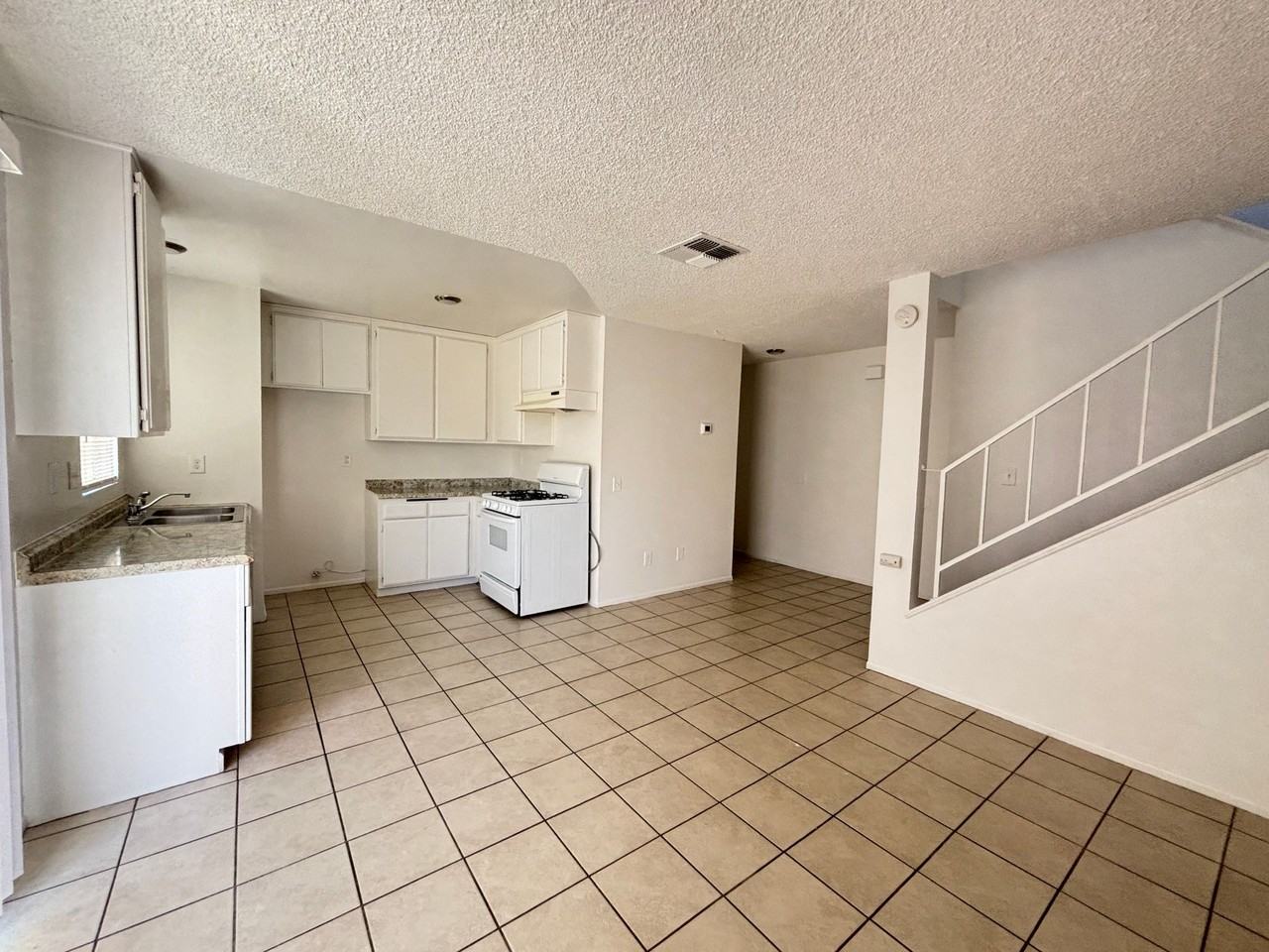 38729 11th St E #17 - Photo 5 of 45