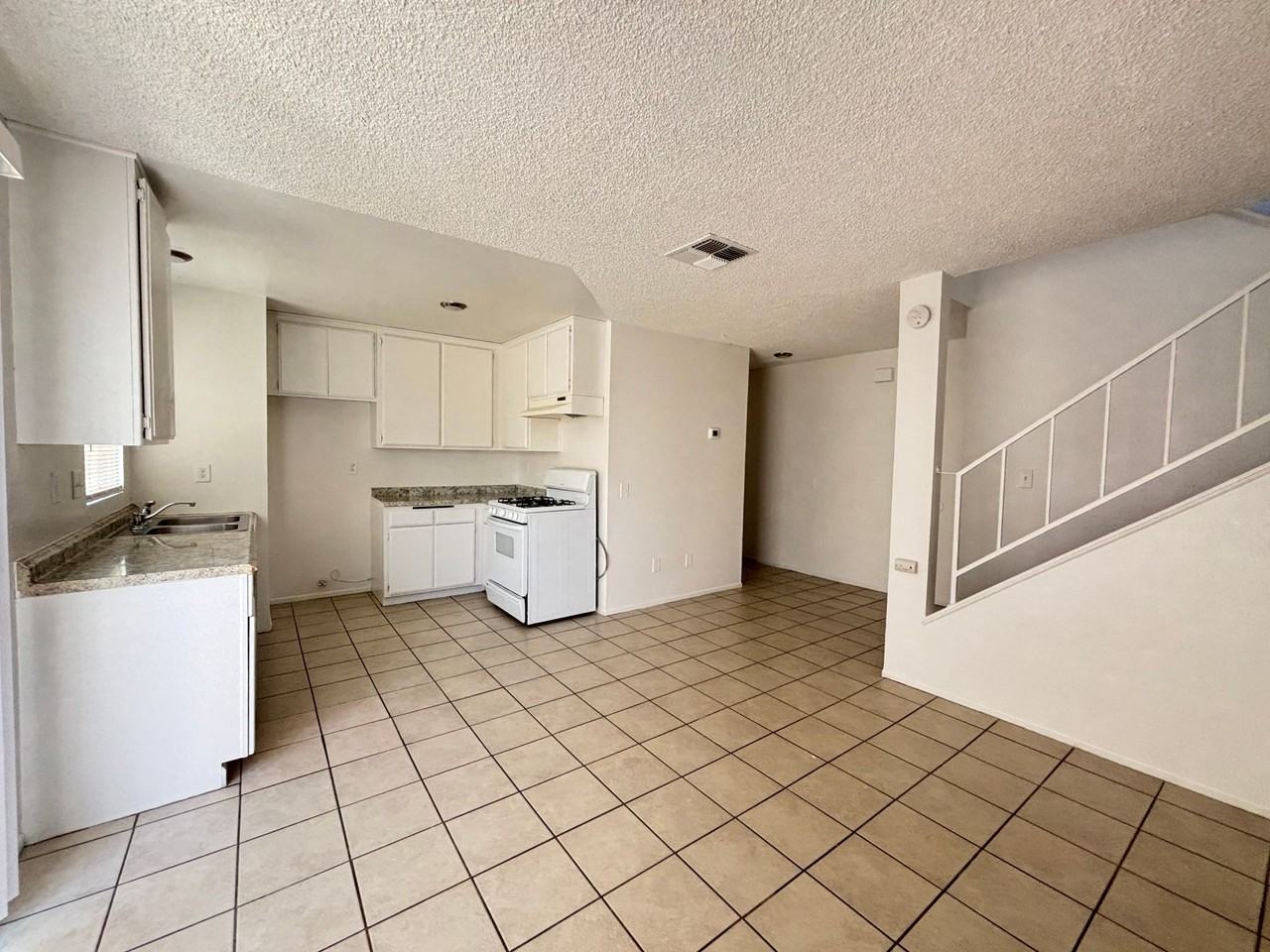 38729 11th St E #17 - Photo 7 of 45