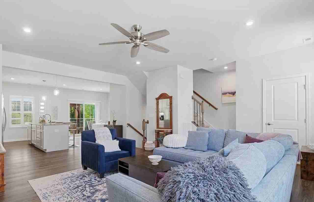 2527 Grantham Place Dr - Photo 6 of 16