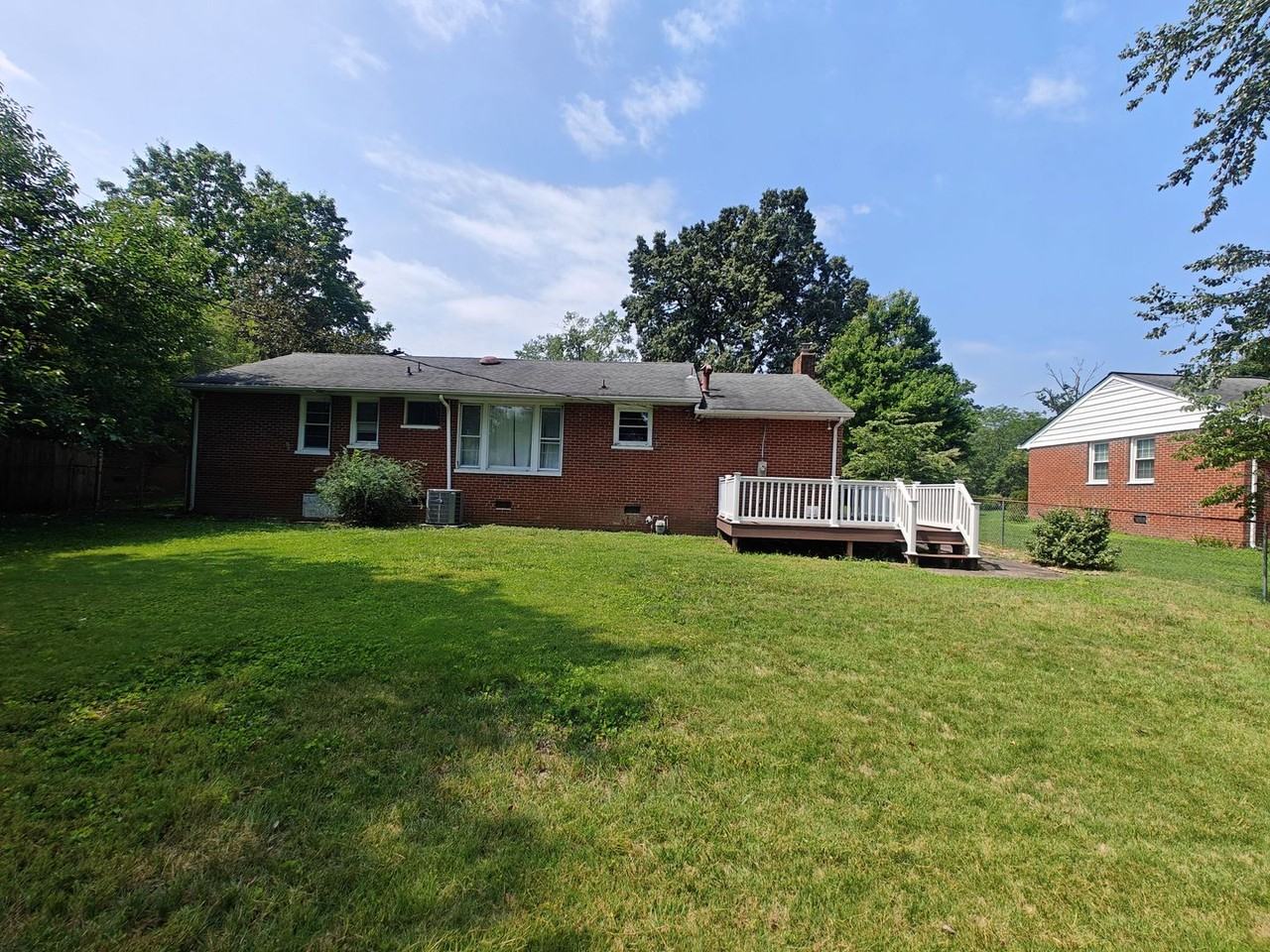 9510 Overhill Rd - Photo 4 of 22