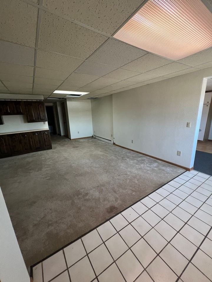 206 S Pacific St - Photo 5 of 31