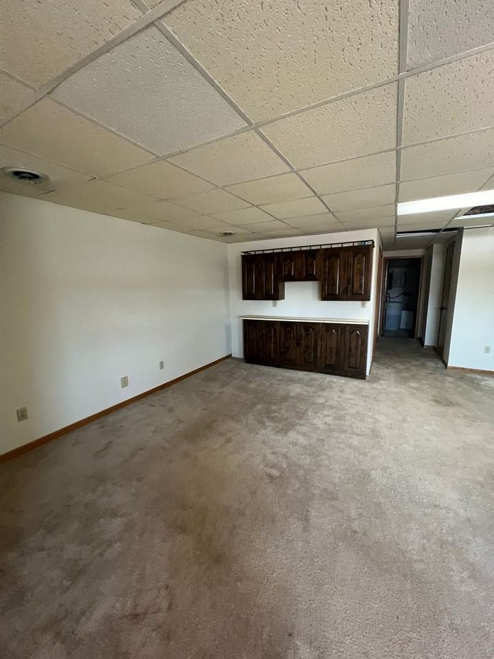206 S Pacific St - Photo 7 of 31
