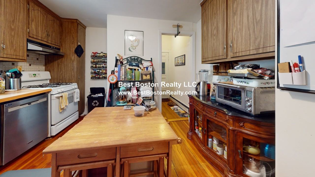 7 Holyoke Rd #2 - Photo 2 of 15