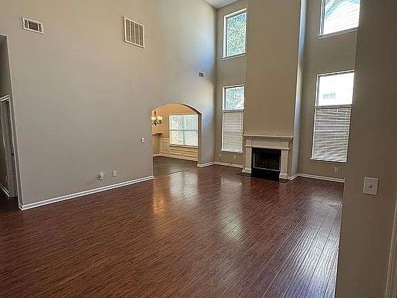 9056 Lexington Ct - Photo 4 of 12