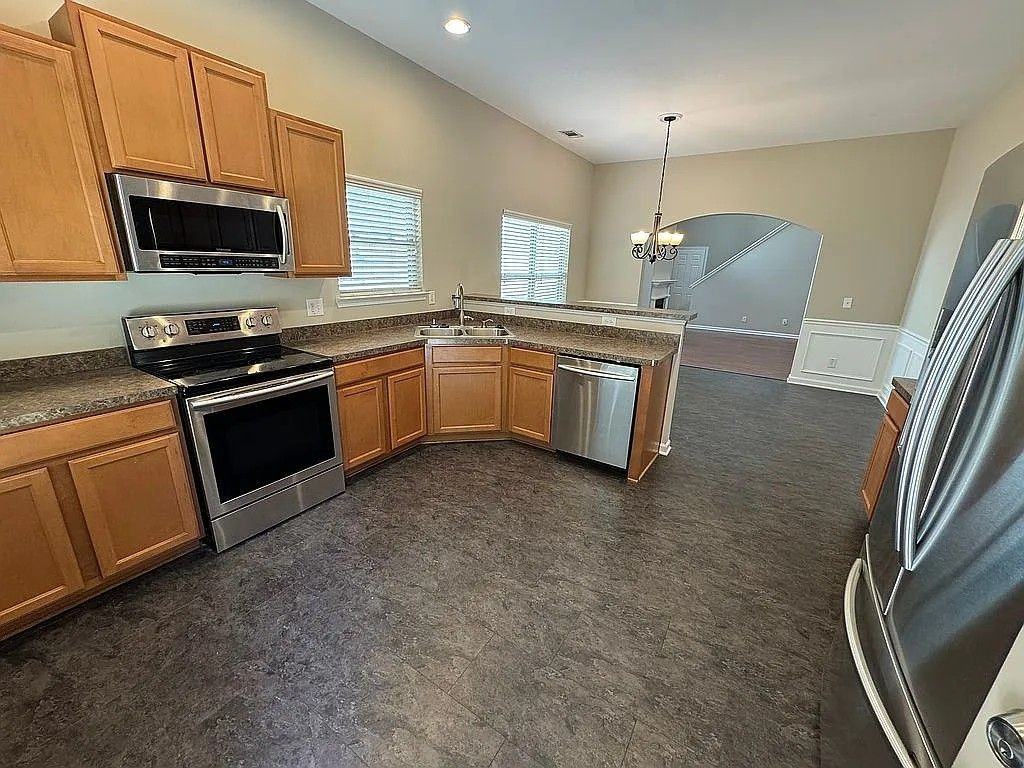 9056 Lexington Ct - Photo 7 of 12
