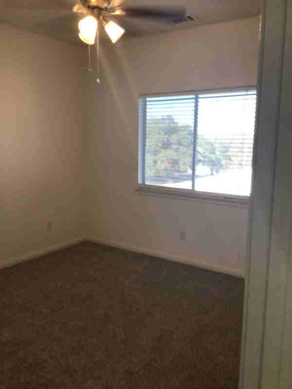 2913 Whisper Oaks Ln - Photo 6 of 18