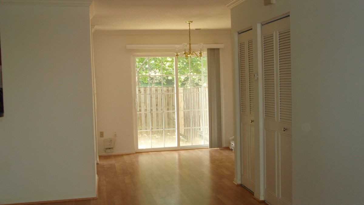 44 Stoney Point Ct - Photo 4 of 10