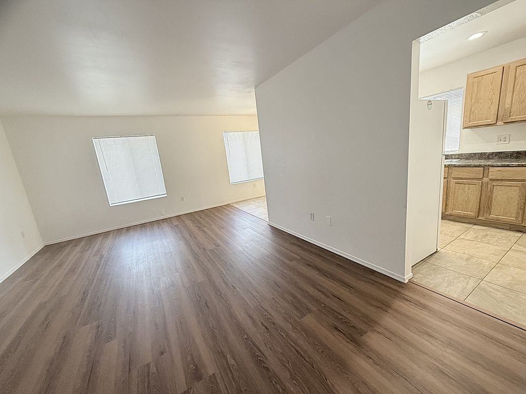 302 E Blueridge Ave - Photo 5 of 16
