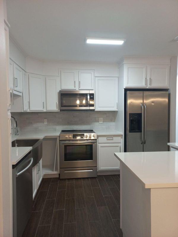 2269 Ne 2nd Ave - Photo 2 of 25