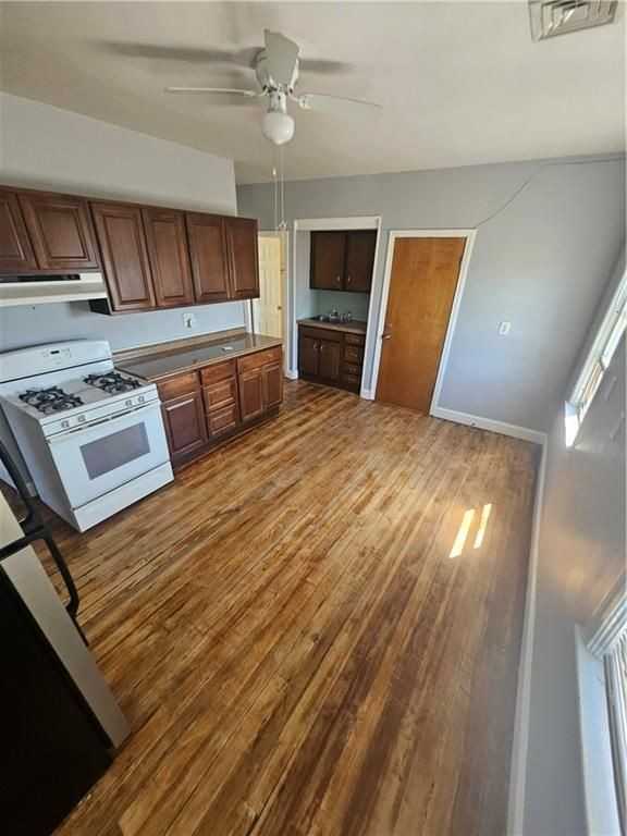 11 Windmill St - Photo 2 of 12