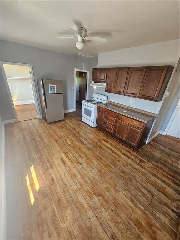 11 Windmill St - Photo 3 of 12