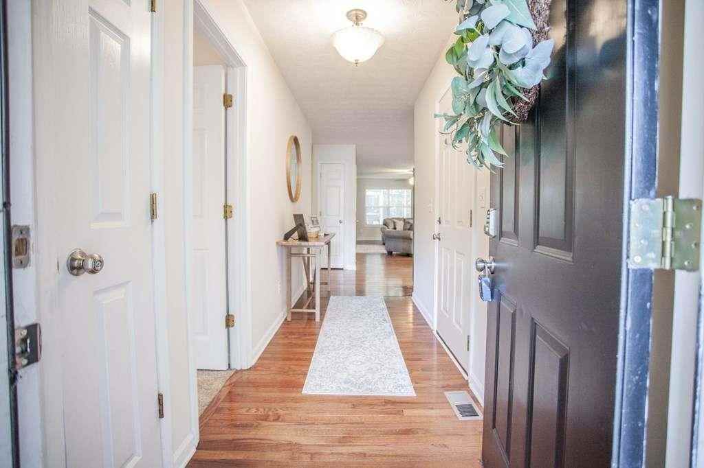 211 South St - Photo 5 of 34
