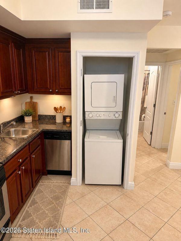 22 Woodvale Ave ##1 - Photo 3 of 5