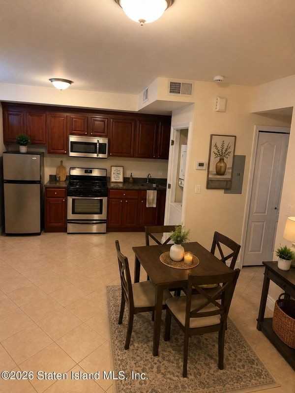 22 Woodvale Ave ##1 - Photo 4 of 5