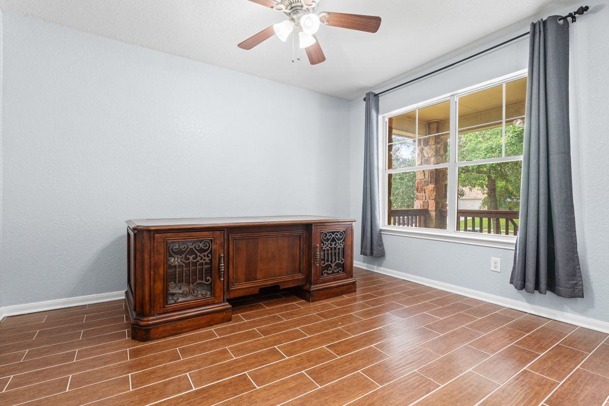 265 Arcadia Pl - Photo 3 of 16