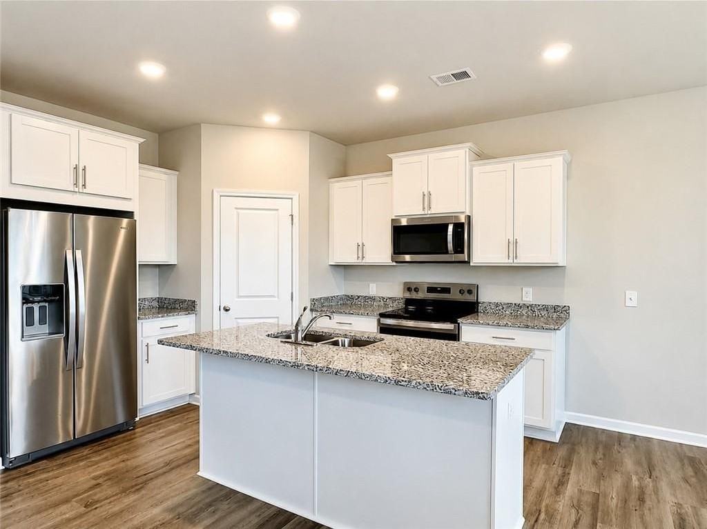 123 Mill Pond Ln - Photo 4 of 24